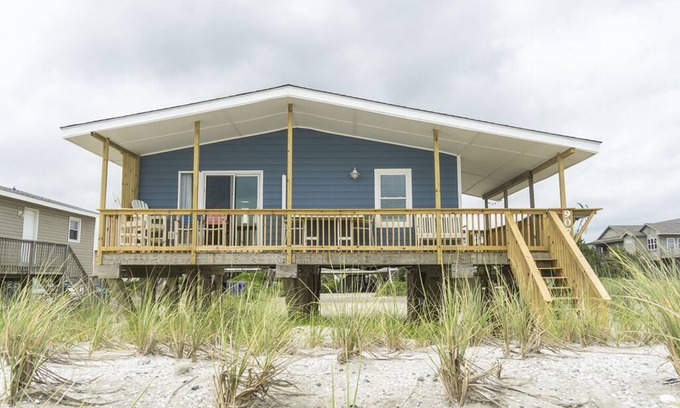 Long Beach House | Shellington: Oceanfront beach cottage in East Beach