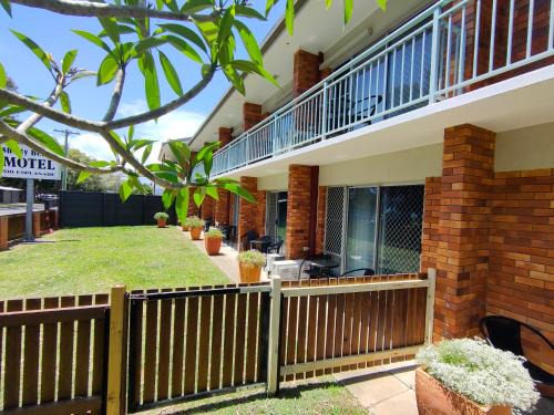 Urangan Hotel | Shelly Beach Motel