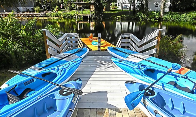 Weeki Wachee Gardens Apartment | Shelter from the Storm | Weeki Wachee Riverfront Escape