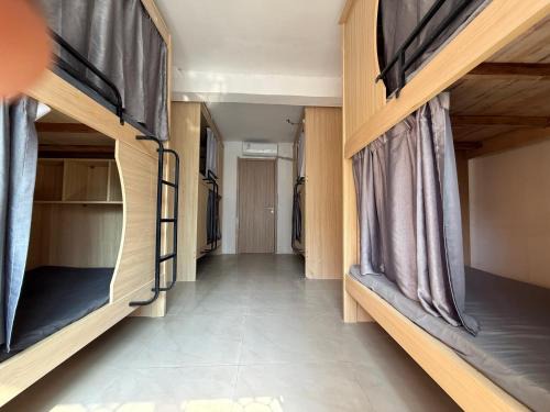 Central Business District Hostel | Shenzhen Space Capsule Youth Hostel Gangxia Store