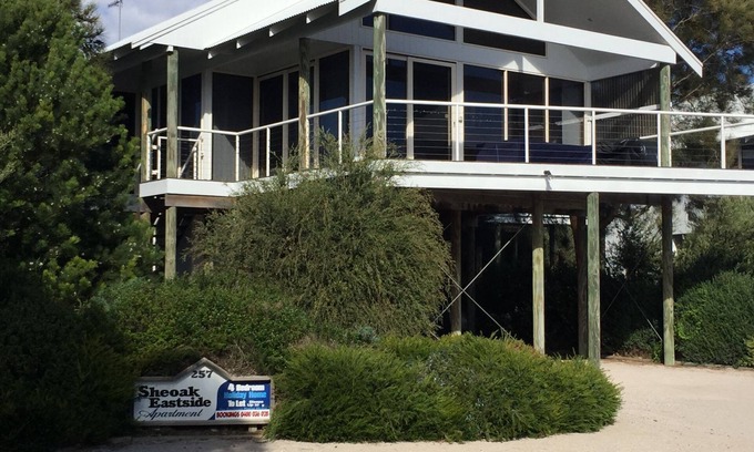 Lake Wangary House | Sheoak Eastside - Coffin Bay