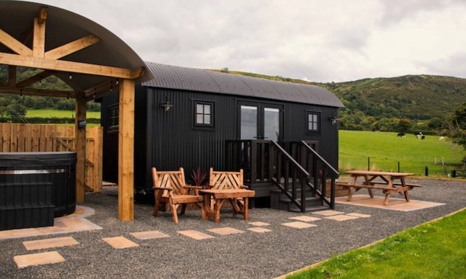 Glenariff Cabin | Shepherds Rests Luxury Hut