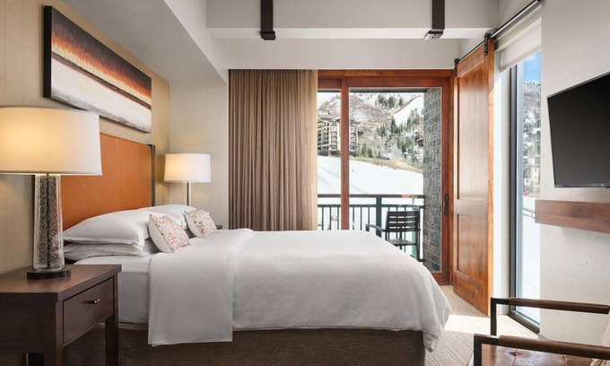 Steamboat Springs Condo | Sheraton Mountain Side 2/6 - 2/18 Prime Ski Season