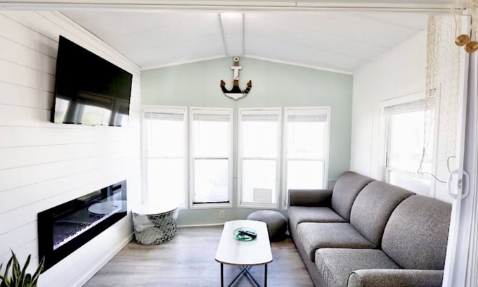 Sherkston Cottage | Sherkston Shores Cottage nPet-friendly!