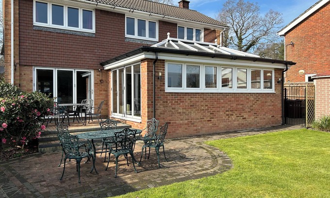 West Wellow House | SHERPA, pet friendly, with open fire in Wellow, Hampshire
