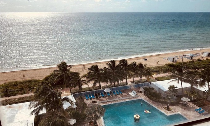 North Beach Hotel | Sherry Frontenac Oceanfront