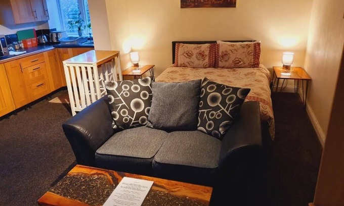 Boston Apartment | Sherwood Studio Annexe Entire Property