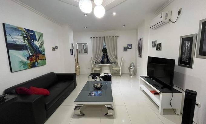 Balibago Apartment | Sheryll Escapes - Kandi big 1 BR, king bed, free housekeeping, fiber fast internet