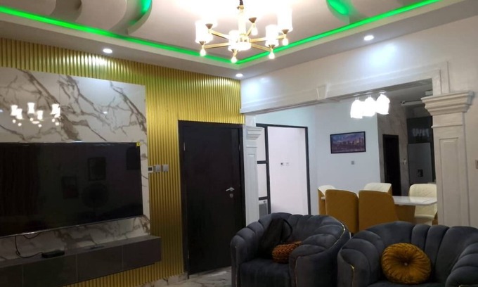 Ofin House | Shimawa-House-Sleeps4-Luxury&Privacy-24/7 Security