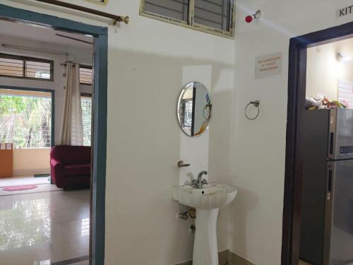 Gauhati House | Shimrays Minimalist Homestay AC-ROOM