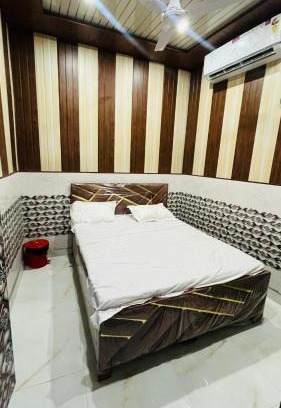 Delhi Hotel | Shine Guest House