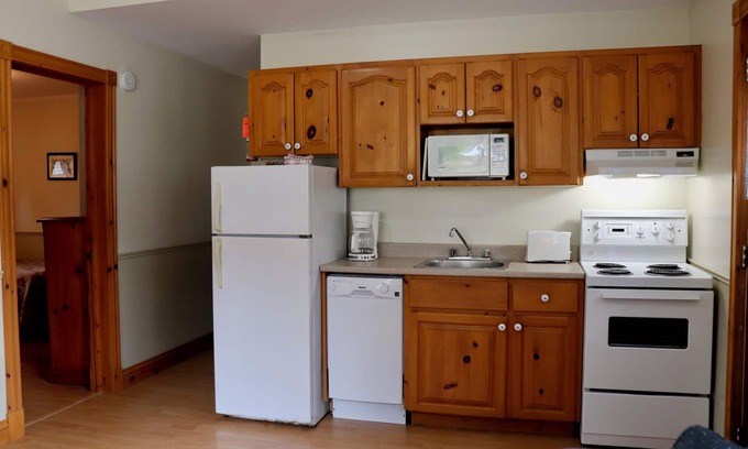 Green Gables Other | Shining Waters Cottages
