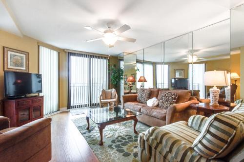 Isle of Palms Villa | Shipwatch A-306