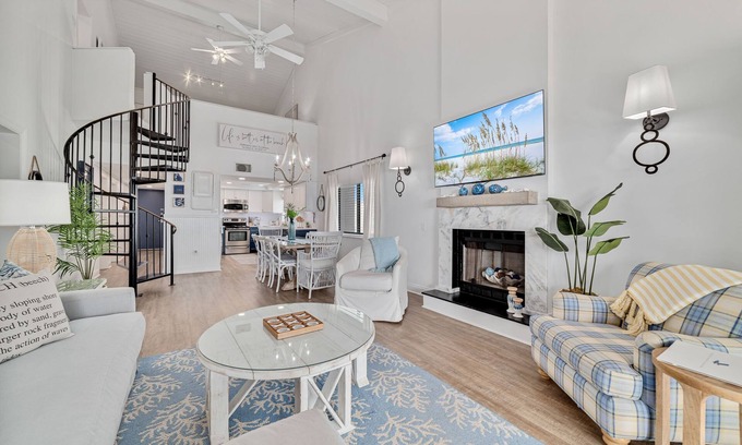 Ono Island Condo | Shipwatch C301-Gulf front Views, Bonus Loft!
