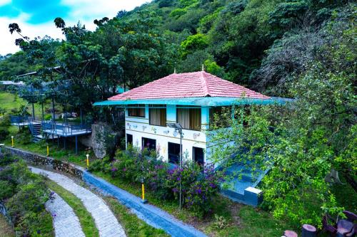 Vagamon Resort | Shisiram-Italian Luxury cottage Tabor Hills Resort