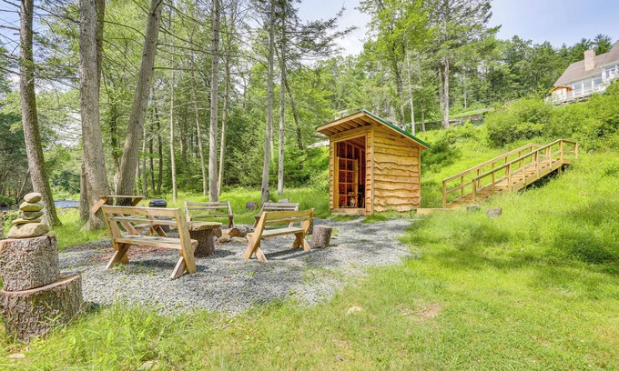 Shohola Cottage | Shohola Creek On-site: Updated Getaway w/Deck!