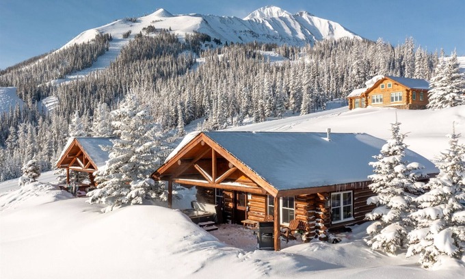 Big Sky Cabin | Shooting Star Cowboy Heaven Cabin, Ski-in/ski-out, Firepit, Views, Hot Tub