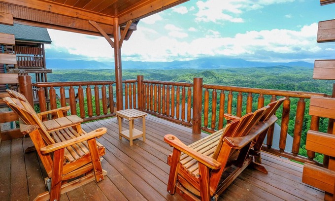 Sevierville Cabin | Shooting Star - Stunning Views, Wi-Fi, Pool Table