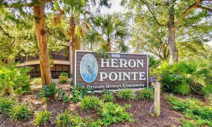 The Dunes Condo | SHORE DRIVE ARCADIAN SHORES Heron Pointe Quiet Resort Stroll to Beach