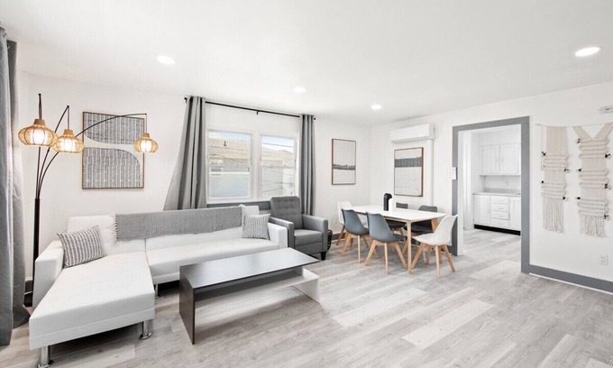 Ocean City Condo | Shorehaven 8- Updated and Stylish 2 bedroom 14 St!