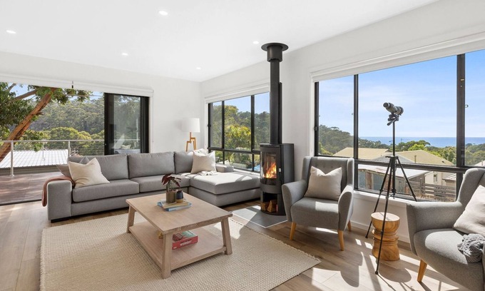 Lorne House | Shoreline, A beautiful, modern 4-bed home with many features for a memorable family vacation
