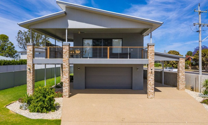 Mulwala House | Shoreline Accommodation