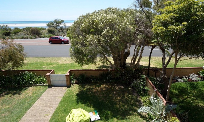 Dunsborough Villa | Shoreline beach front villa - Ocean front with wood fire