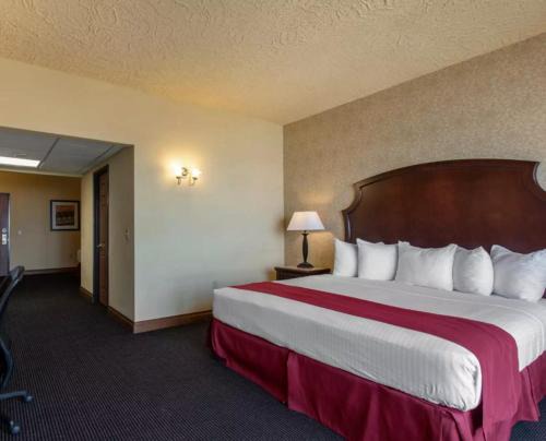 Nelson Hotel | Shoreline Inn & Conference Center, an Ascend Collection Hotel