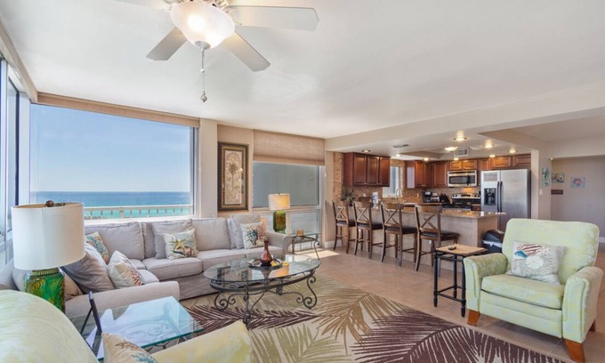 Holiday Isle Condo | Shoreline Towers 3091 - 3 Bdrm/2 Bath Spacious and modern Gulf Front Condo!