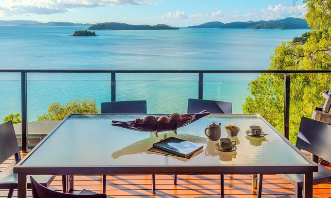 Hamilton Island Apartment | Shorelines 14, Seaview Apartment on Hamilton Island
