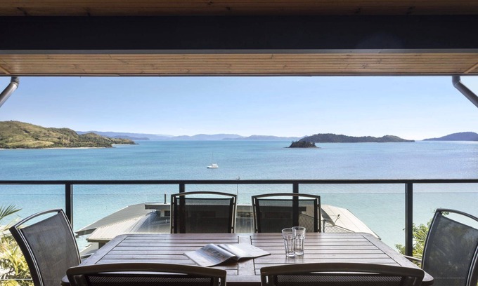 Hamilton Island Apartment | Shorelines 27 Hamilton Island - oceanviews, golf buggy and transfers