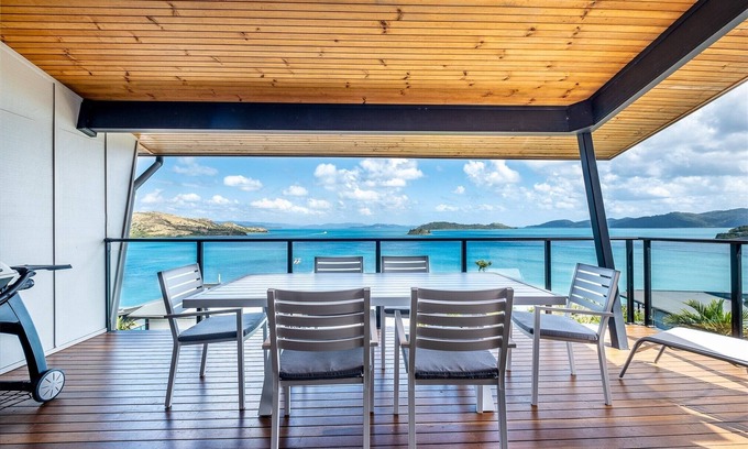 Hamilton Island Apartment | Shorelines 28 Premium