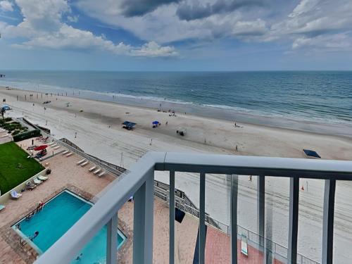 Daytona Beach Shores Apartment | Shores Club 806