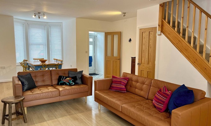 Poole House | Short stroll to Quay, shops and restaurants