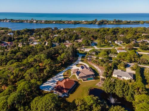 Englewood House | Short term vacation rental luxury B&B CTH