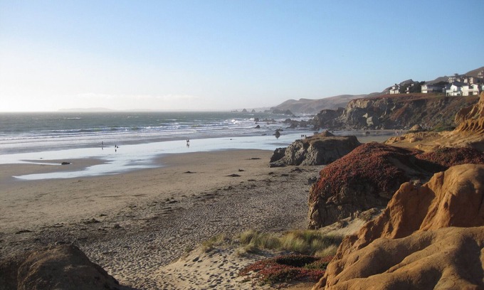 Dillon Beach Cottage | Short walk to the beach, store and cafe