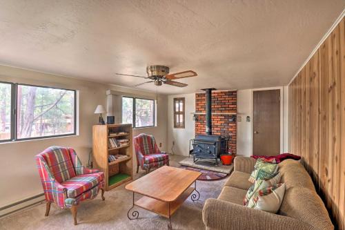 Torreon House | Show Low Cabin with Fire Pit Near Hiking!