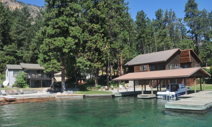 Chelan House | Shrine Beach Retreat On Lake Chelan, Washington