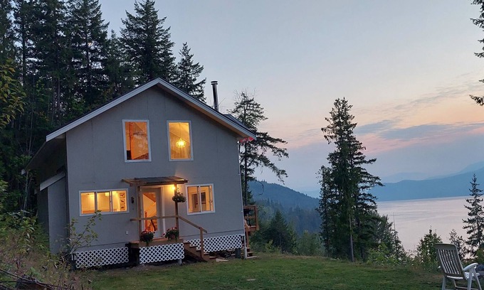 Blind Bay Cabin | Shuswap Lake Cabin Retreat