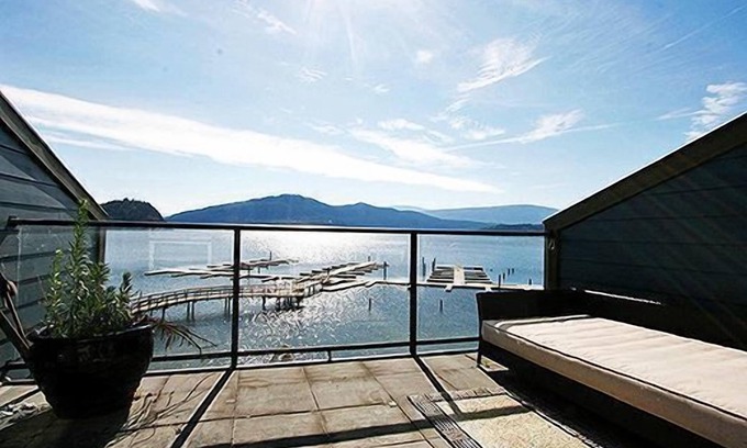 Scotch Creek House | Shuswap Lake Resort - Lakefront