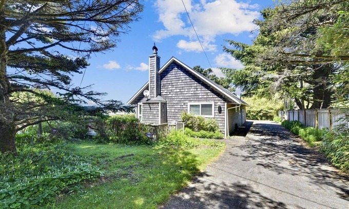 Arch Cape House | Shutterbug - Beachcomber Vacation Homes