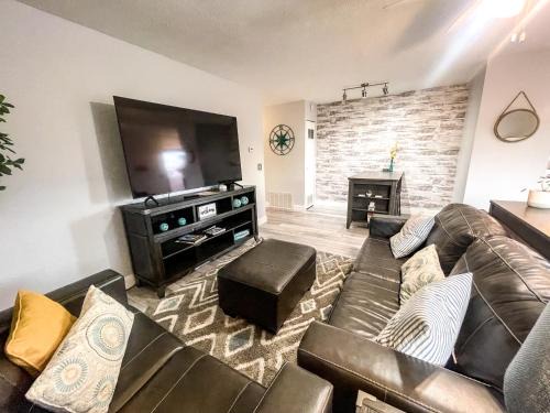 Huron Apartment | Side-by-Side Family Apartments - Sleeps 15 Total