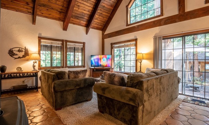 Dorrington Ski Chalet | Sierra Serenity - Summer Pool Access!
