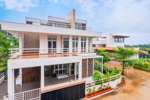 Lonavala Villa | Sierra Skies by StayVista - A mountain-view villa featuring a rooftop swimming pool, Turf, and A gym for an elevated stay