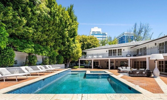 The Flats House | Sierra Sunset - Prime 7 Bedroom Beverly Hills Estate!