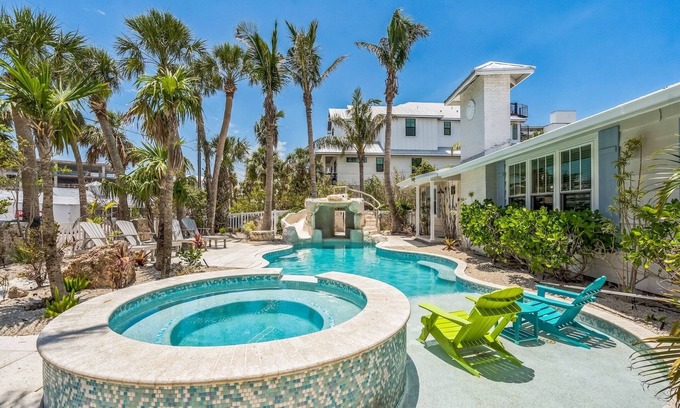 Siesta Key Village House | Siesta Home with Pool & Waterslide - Sunset Splash