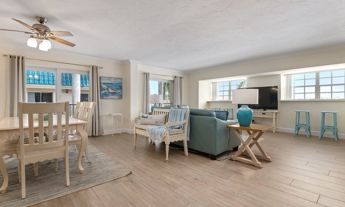 Siesta Key Condo | Siesta Key Bay Front Beauty