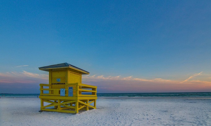 Siesta Key Condo | Siesta Key Condo- walk to beautiful beaches, ride a free trolley around the key
