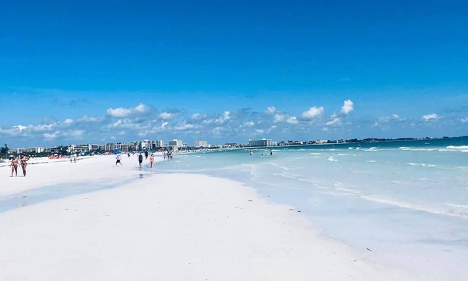 Siesta Key House | Siesta Key Cottage – Best Value! Just Cross the Street to the Gulf!