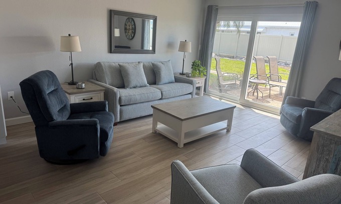 Siesta Key Condo | Siesta Key Gulf Side - #84 - Private Tranquil Condo - Jamaica Royale - Remodeled
